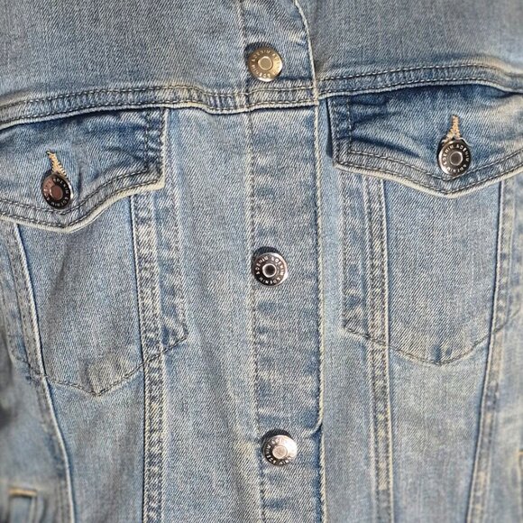 H&M classic Denim Jacket with metal buttons in size Medium - Picture 8 of 15